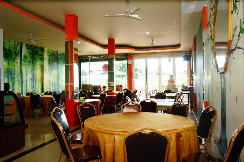 Grand Vella Hotel Pangkal Pinang Exterior foto